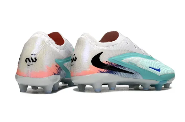 Nike Tênis de Futebol Brancos Azuis Upper Knit Lacetes Assimétricos Superfície Firm-Ground 5