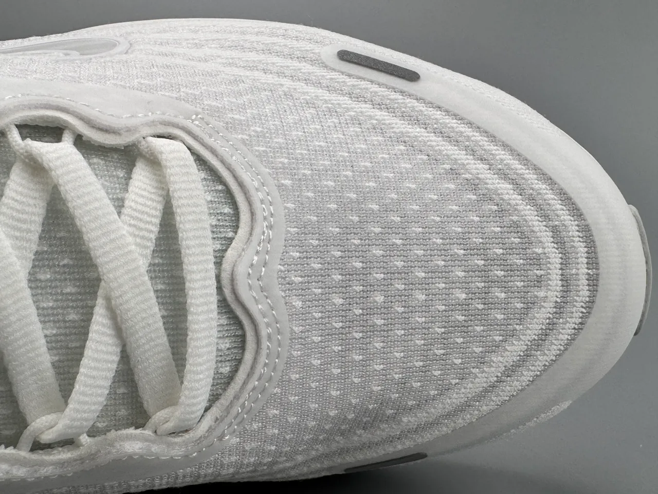 Nike White Gray Engineered Knit Upper Sculpted Wave Midsole Running Shoes 2