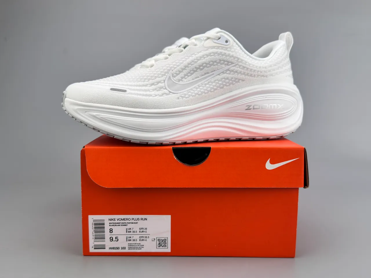 Nike White Gray Engineered Knit Upper Sculpted Wave Midsole Running Shoes 4