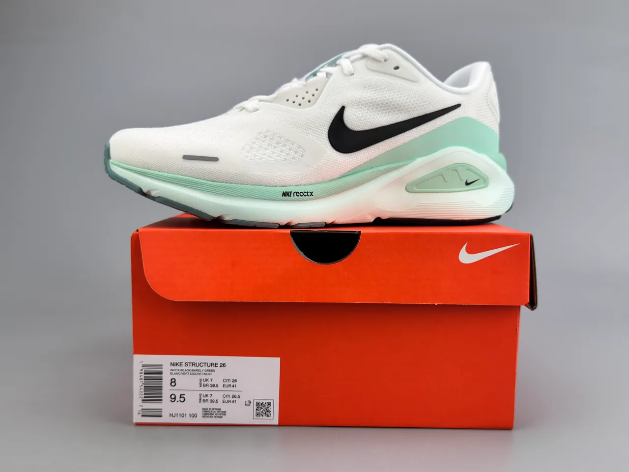 Nike White Green Engineered Mesh Upper Sculpted ReactX Midsole Running Shoes 6