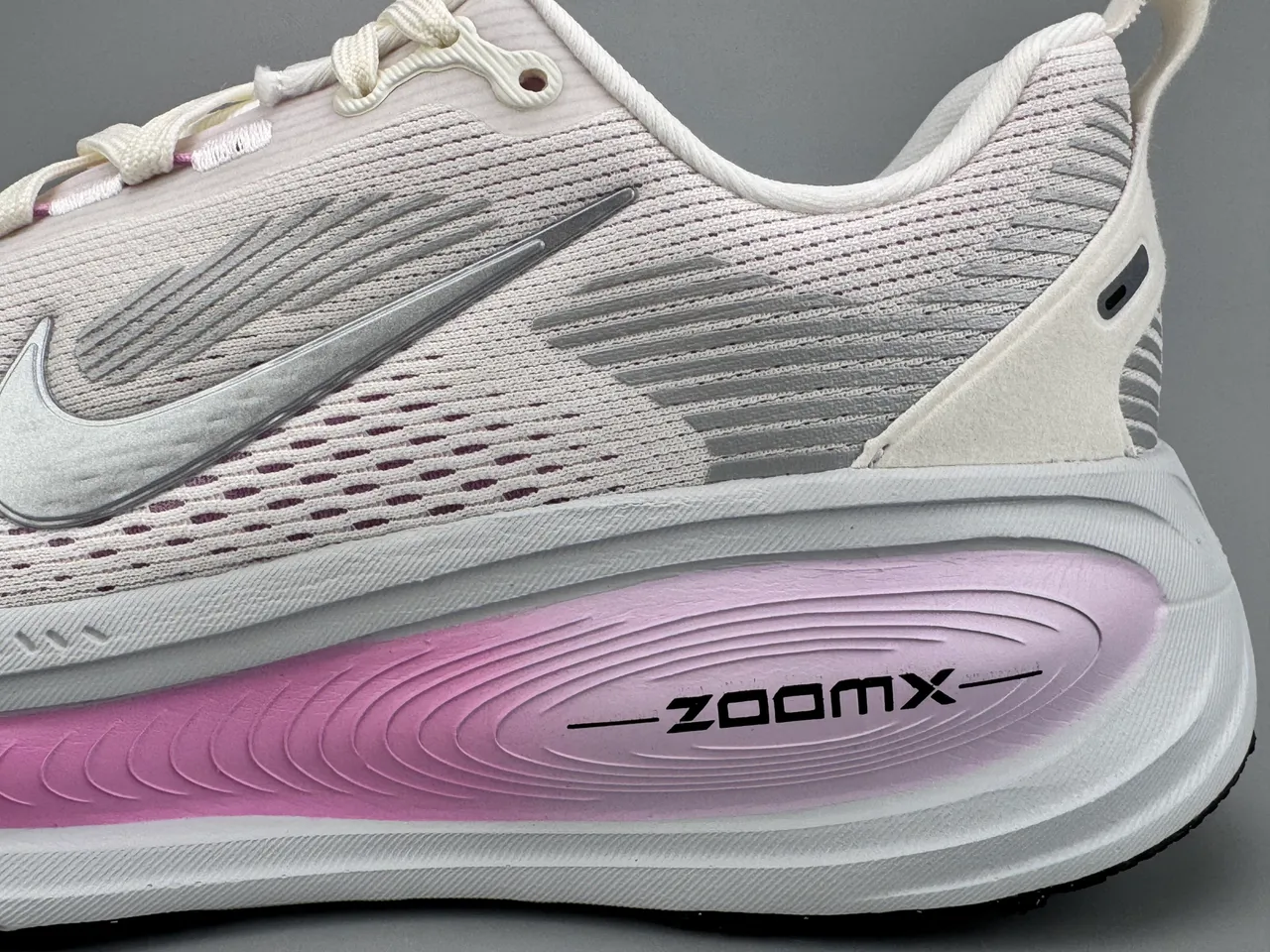Nike White Pink Engineered Mesh Upper Layered Synthetic Overlays Running Shoes 5