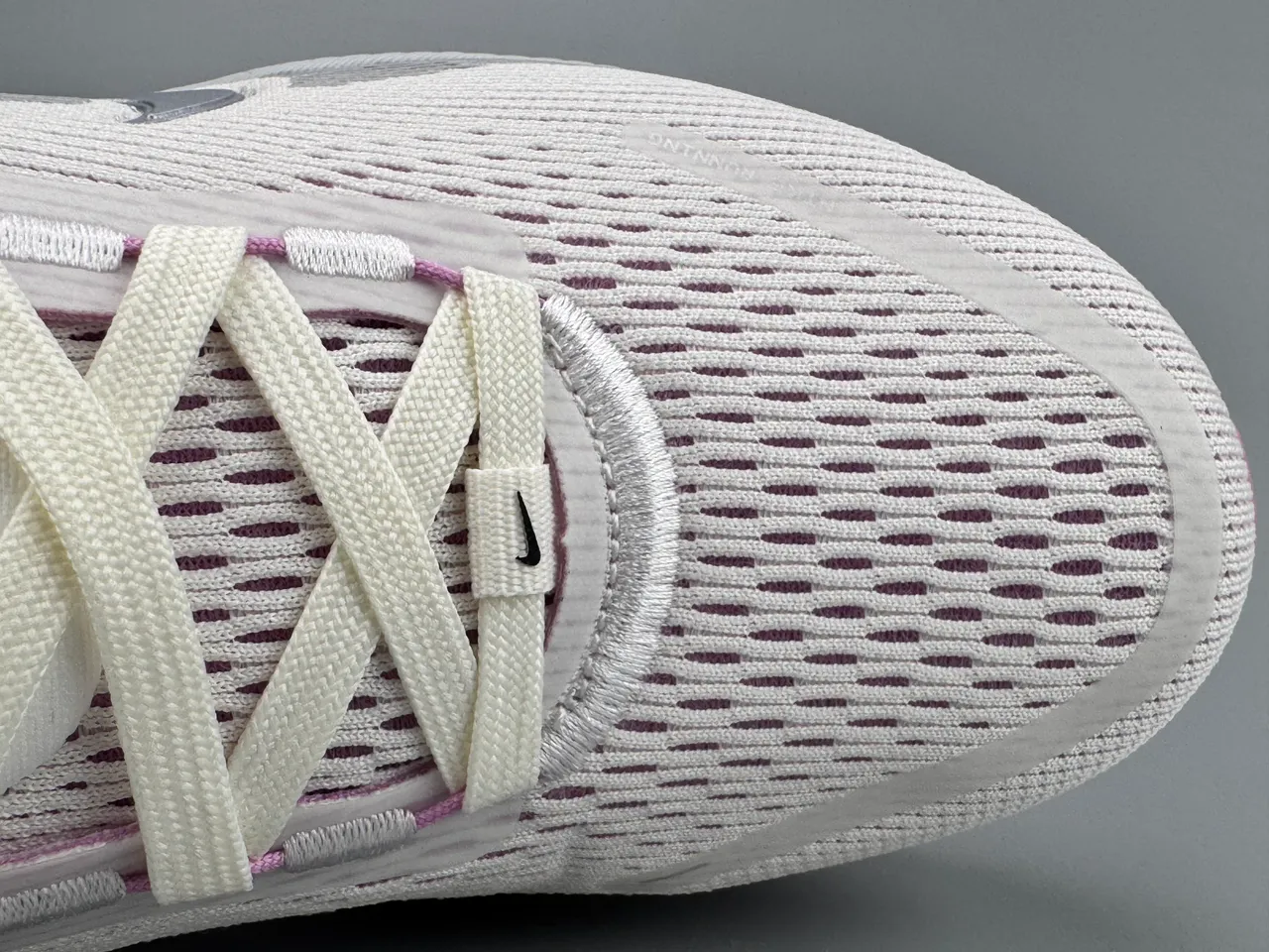 Nike White Pink Engineered Mesh Upper Layered Synthetic Overlays Running Shoes 6