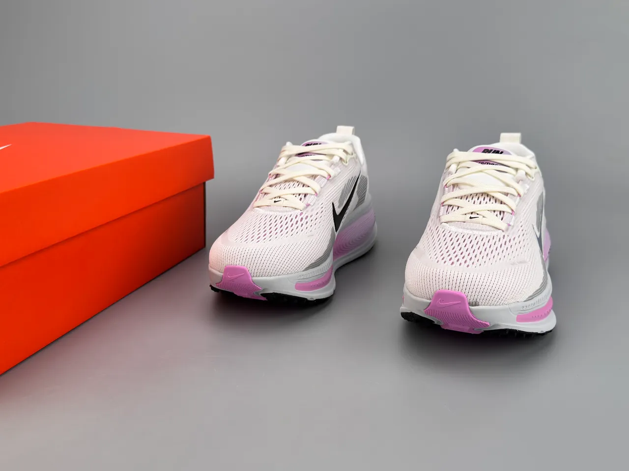 Nike White Pink Engineered Mesh Upper Layered Synthetic Overlays Running Shoes 7