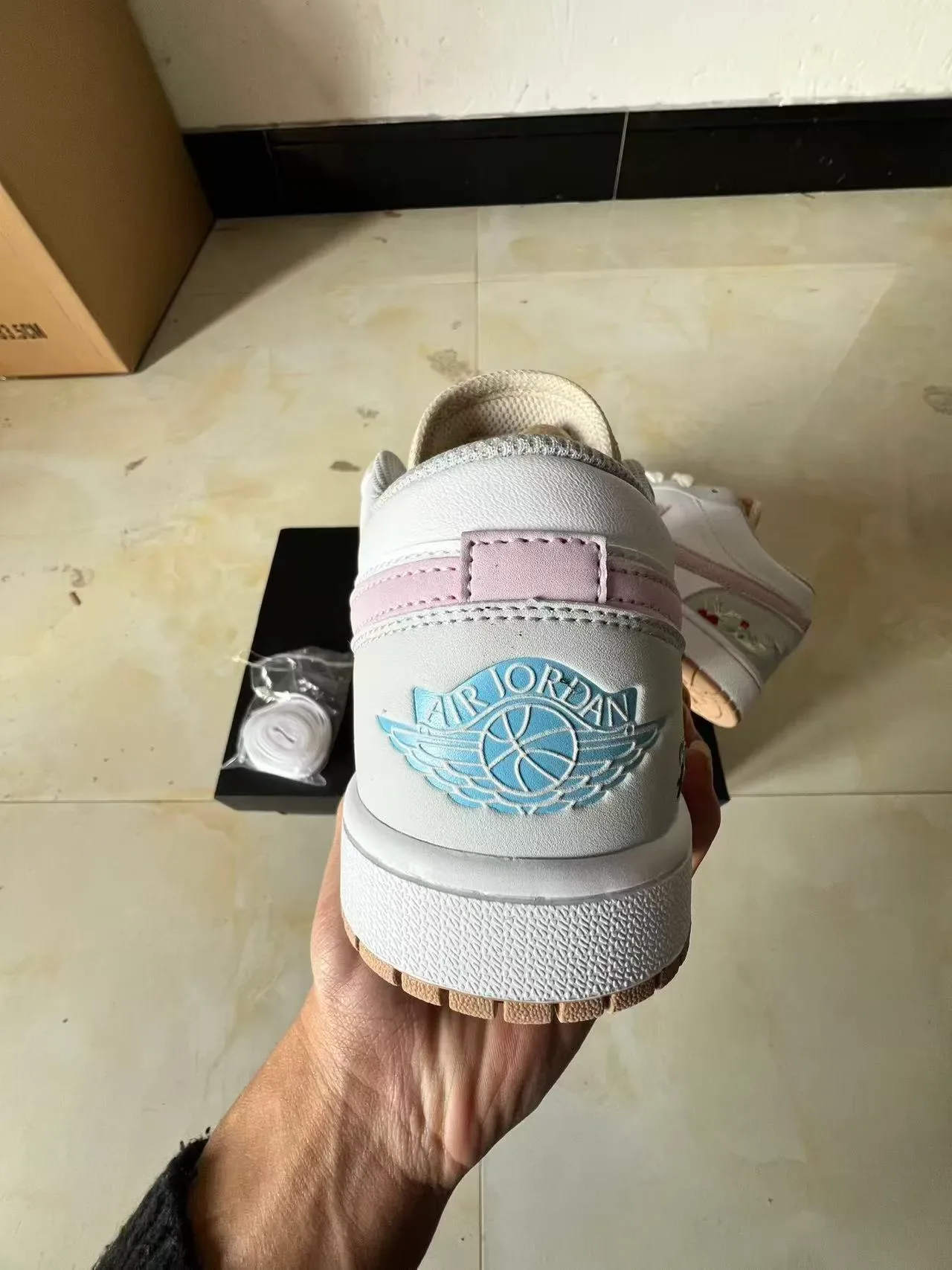 Nike White Pink Low-Top Leather And Synthetic Upper Lifestyle Sneakers 8