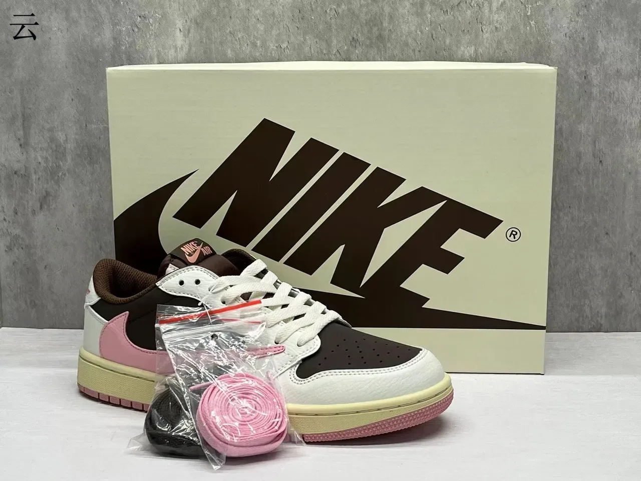 Nike White Pink Low-Top Leather-Paneled Lifestyle Sneakers 7