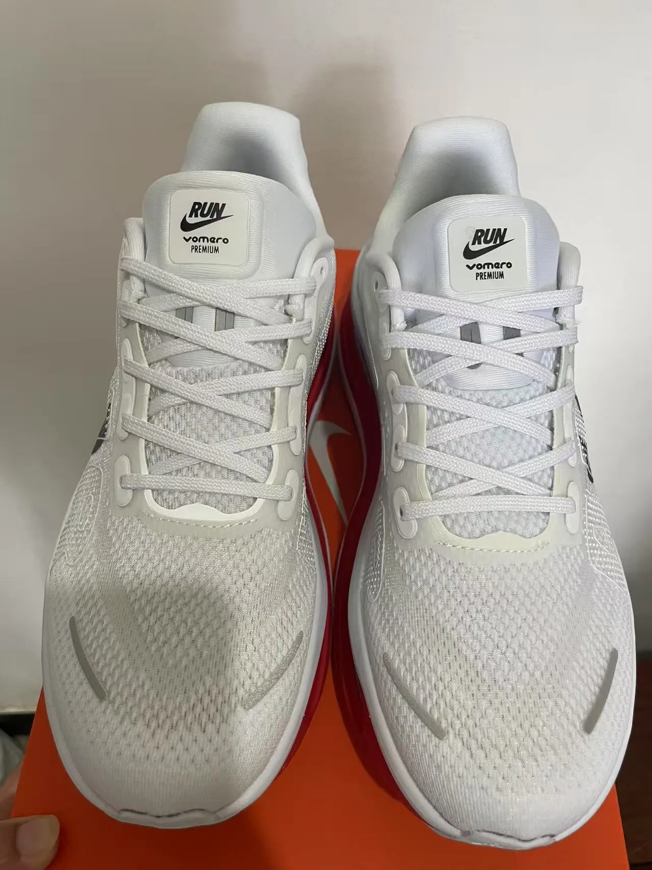 Nike White Red Engineered Mesh Upper Visible Air Zoom Unit Lifestyle Sneakers 3