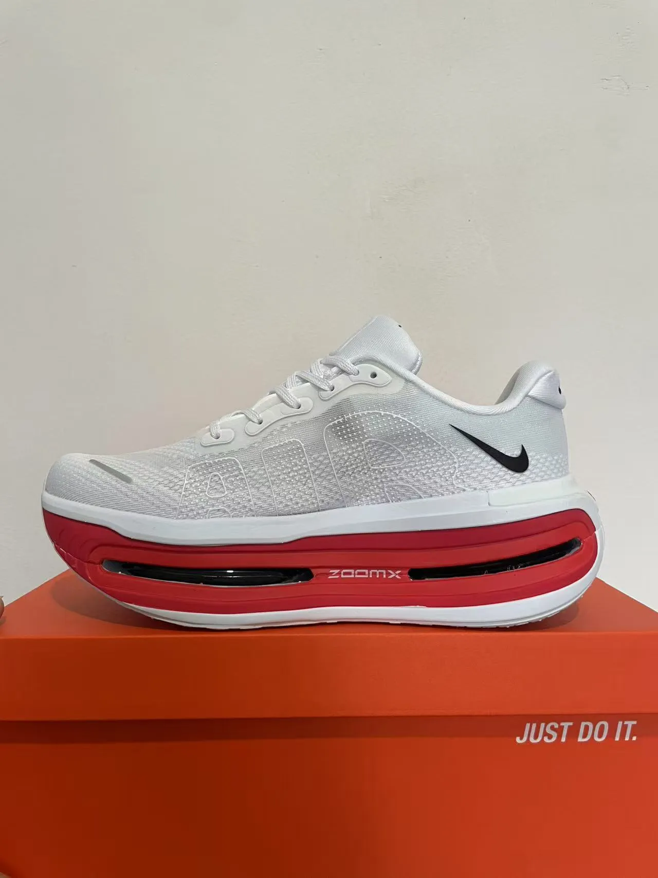 Nike White Red Engineered Mesh Upper Visible Air Zoom Unit Lifestyle Sneakers 5