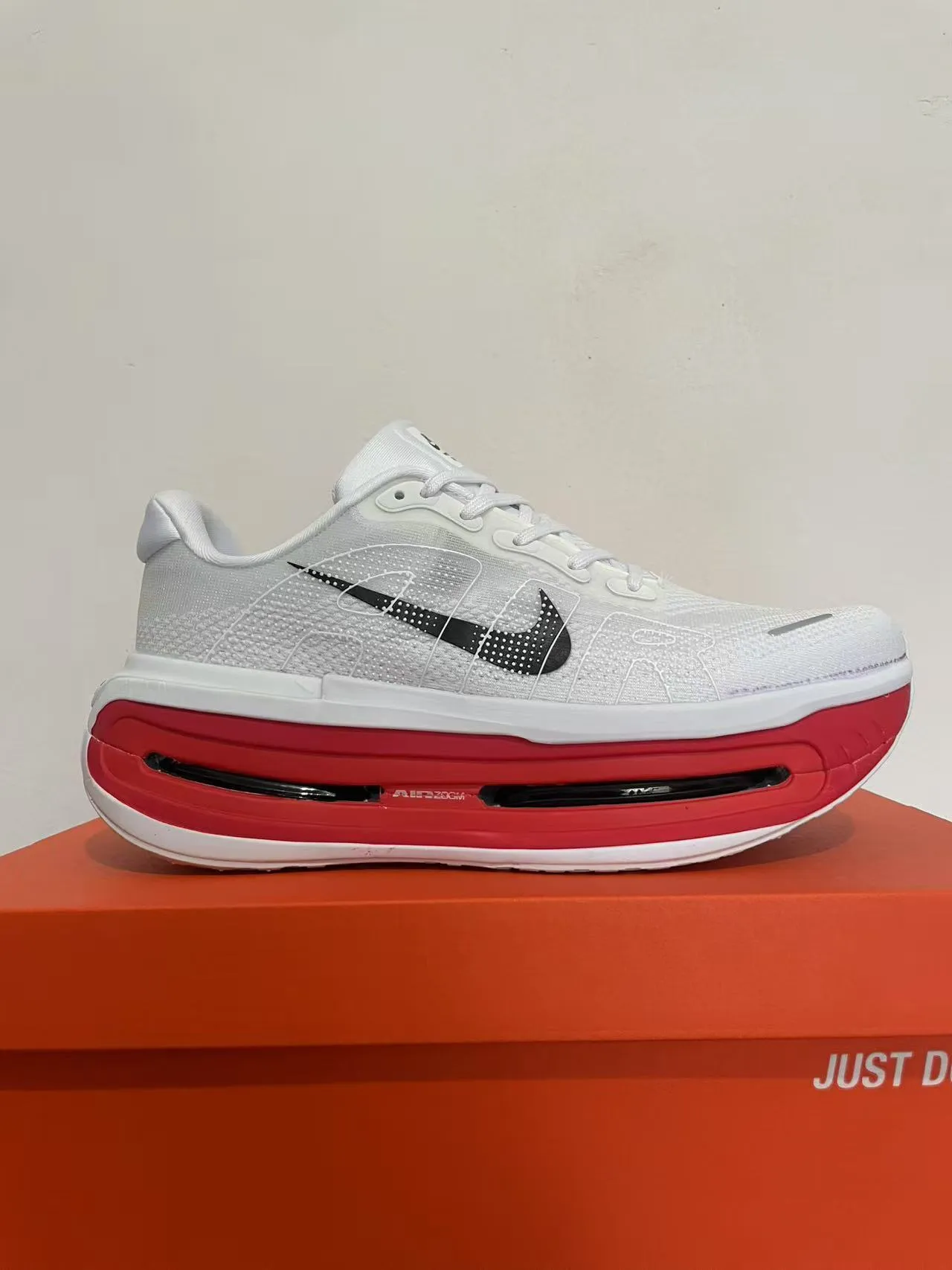 Nike White Red Engineered Mesh Upper Visible Air Zoom Unit Lifestyle Sneakers 6