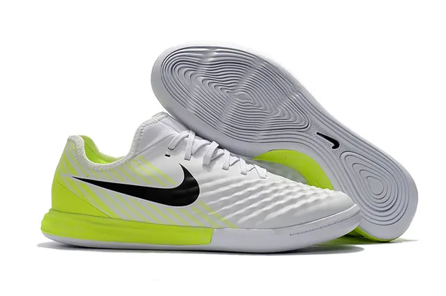 Nike White Red Low-Cut Textured Synthetic Upper Indoor Soccer Shoes 8