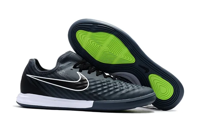 Nike White Red Low-Cut Textured Synthetic Upper Indoor Soccer Shoes 9