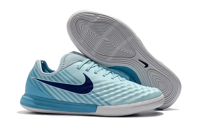 Nike White Red Low-Cut Textured Synthetic Upper Indoor Soccer Shoes 17