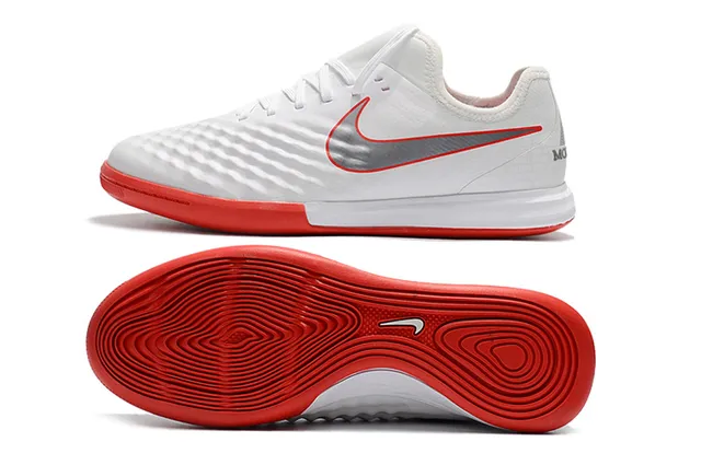 Nike White Red Low-Cut Textured Synthetic Upper Indoor Soccer Shoes 18