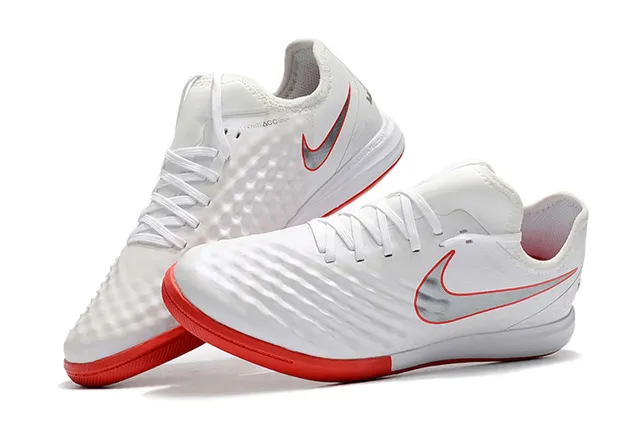 Nike White Red Low-Cut Textured Synthetic Upper Indoor Soccer Shoes 19
