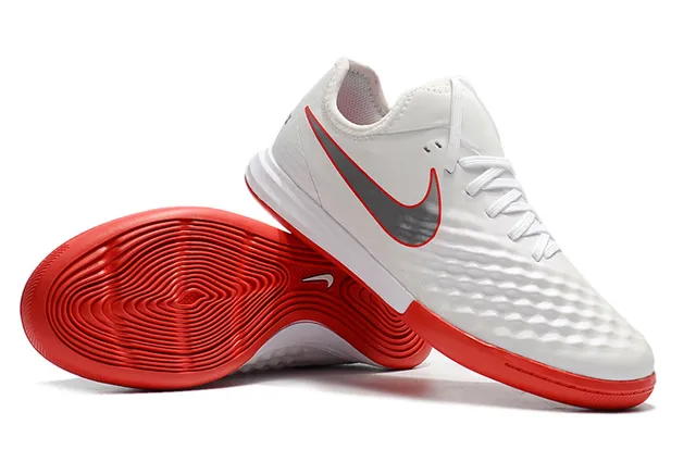 Nike White Red Low-Cut Textured Synthetic Upper Indoor Soccer Shoes 22