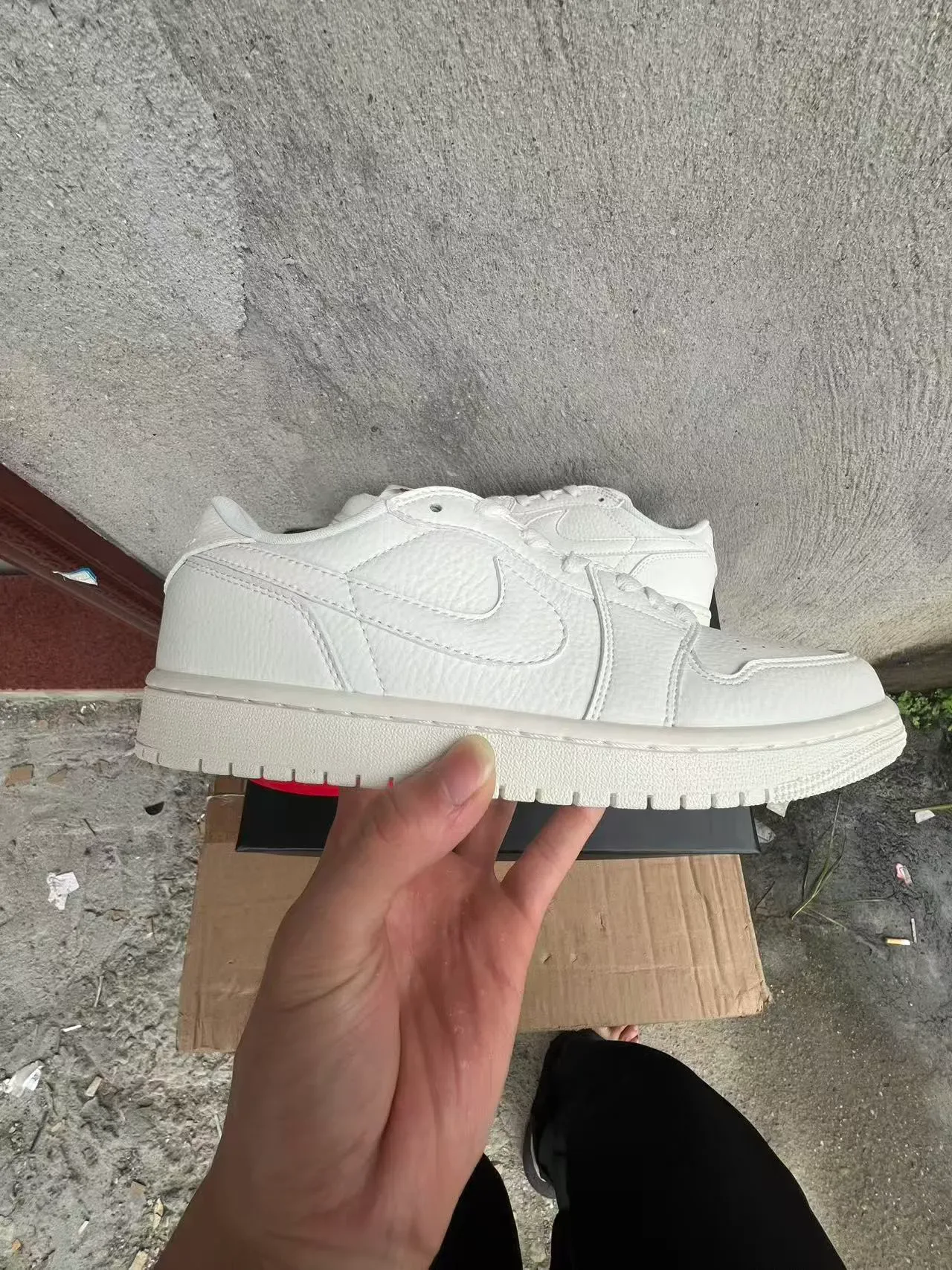 Nike White Textured Leather Cupsole Lifestyle Sneakers 7