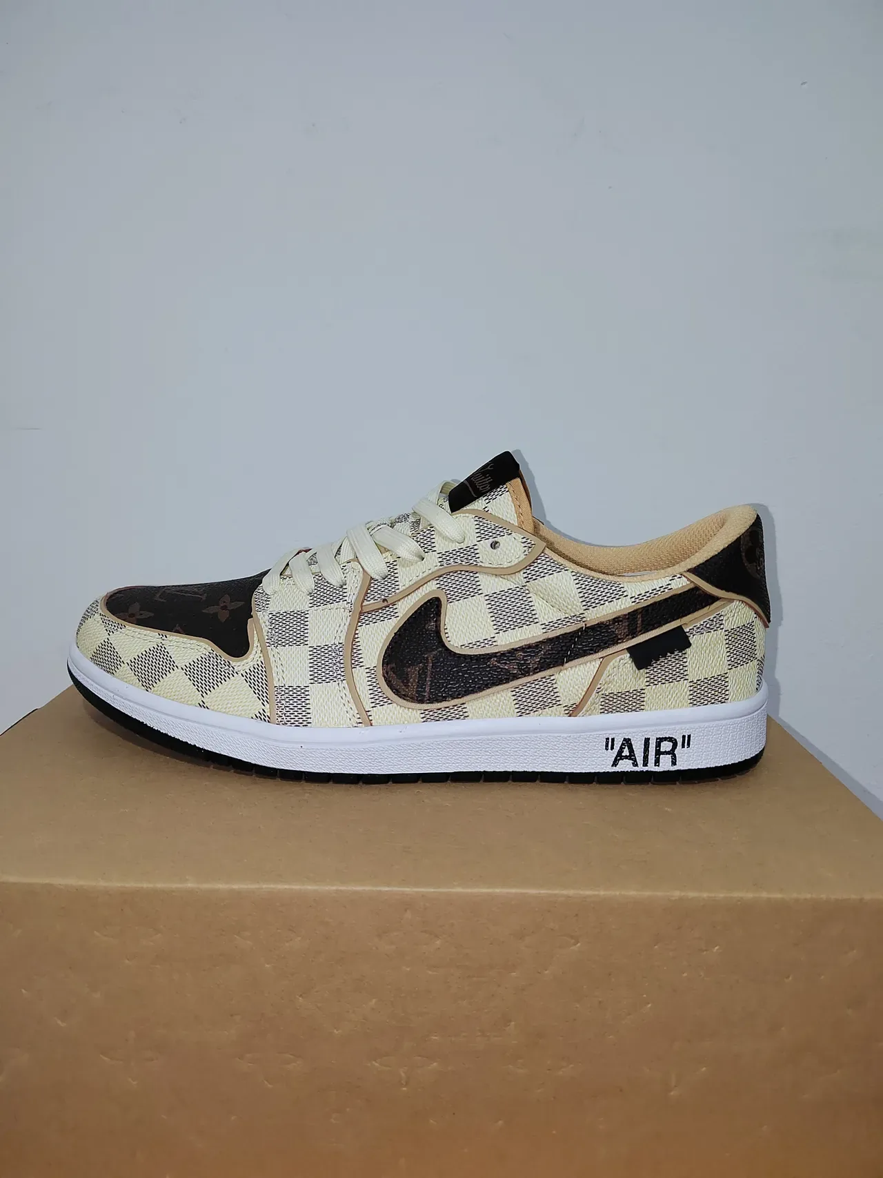 Nike x Louis Vuitton Dunk Low Monogram Checkerboard Lifestyle Sneakers 3