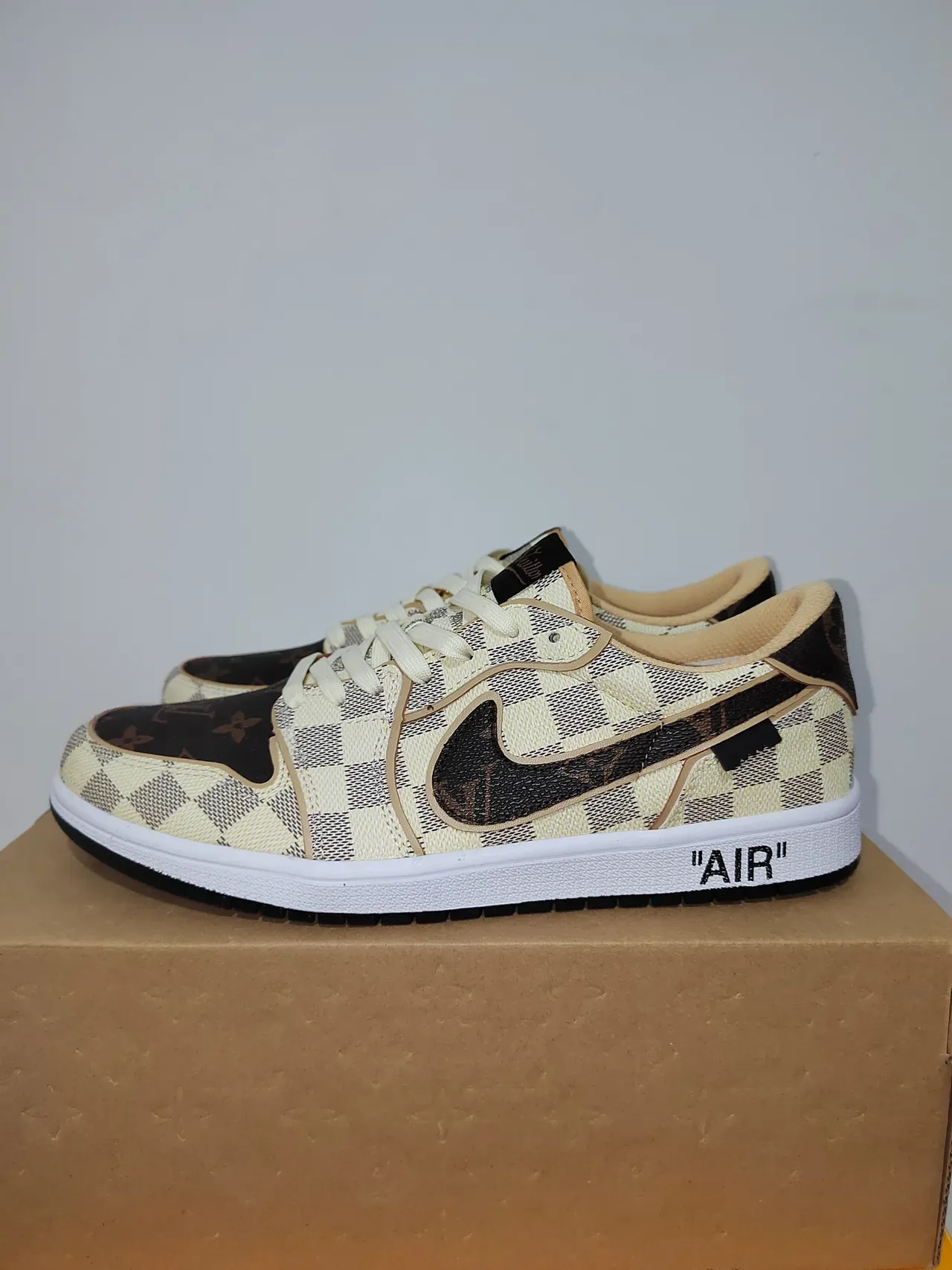 Nike x Louis Vuitton Dunk Low Monogram Checkerboard Lifestyle Sneakers 4