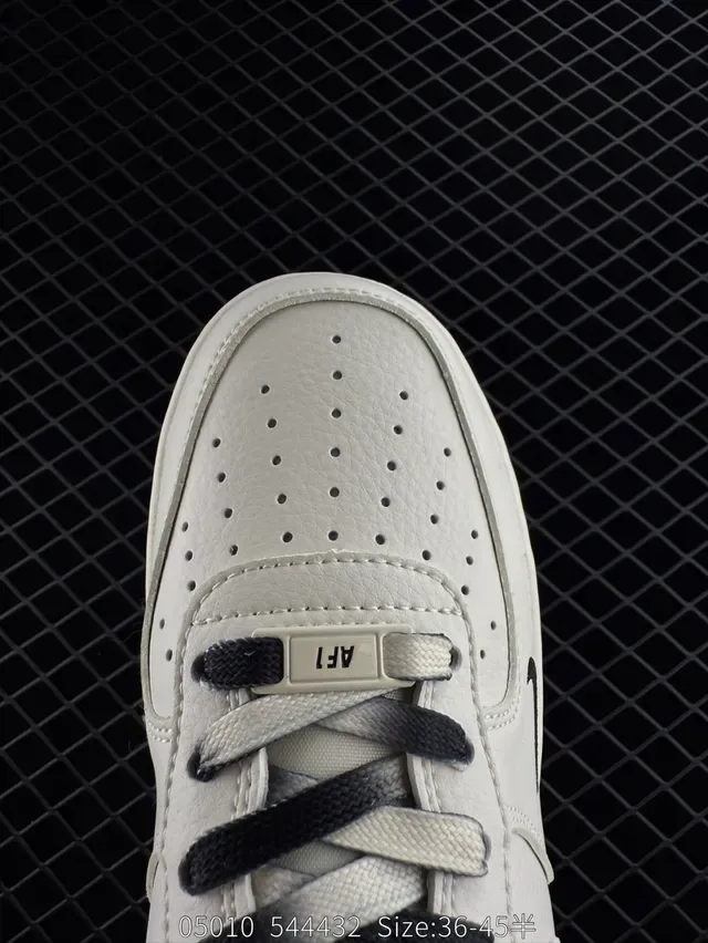 Nike x Supreme Air Force 1 Low Off-White Lifestyle Sneakers 3