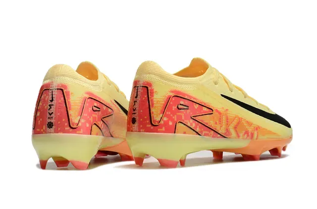 Nike Chaussures de football jaune orange upper knit overlay graphique pixelé terrain ferme 5