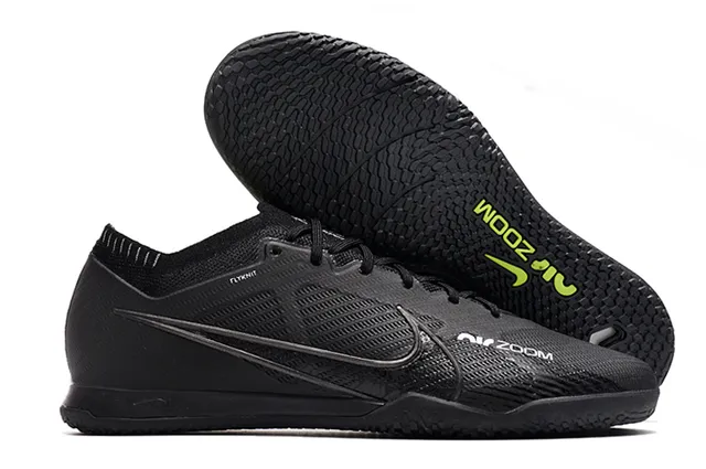 Nike Chaussures de soccer indoor à coupe basse avec empeigne en maille jaune orange 7