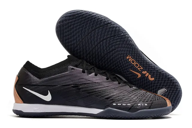 Nike Chaussures de soccer indoor à coupe basse avec empeigne en maille jaune orange 9