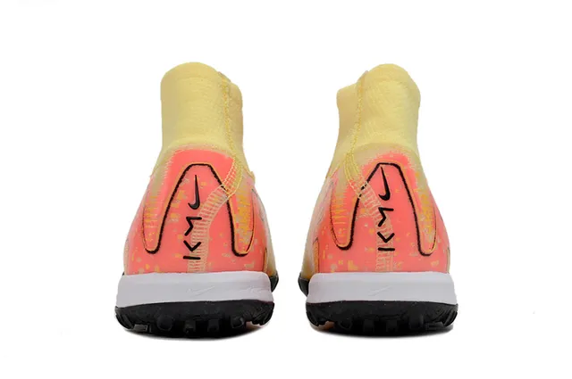 Nike Chaussures de football turf jaune et orange col de chaussette Flyknit 4