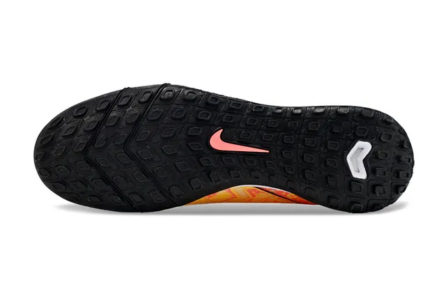 Nike Chaussures de football turf jaune et orange col de chaussette Flyknit 6