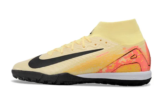 Nike Chaussures de football turf jaune et orange col de chaussette Flyknit 8