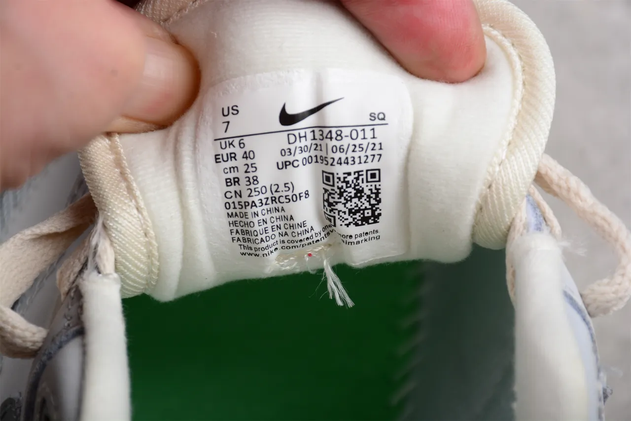 Nike Zoom 2K Light Gray and Off-White Lifestyle Sneakers 3