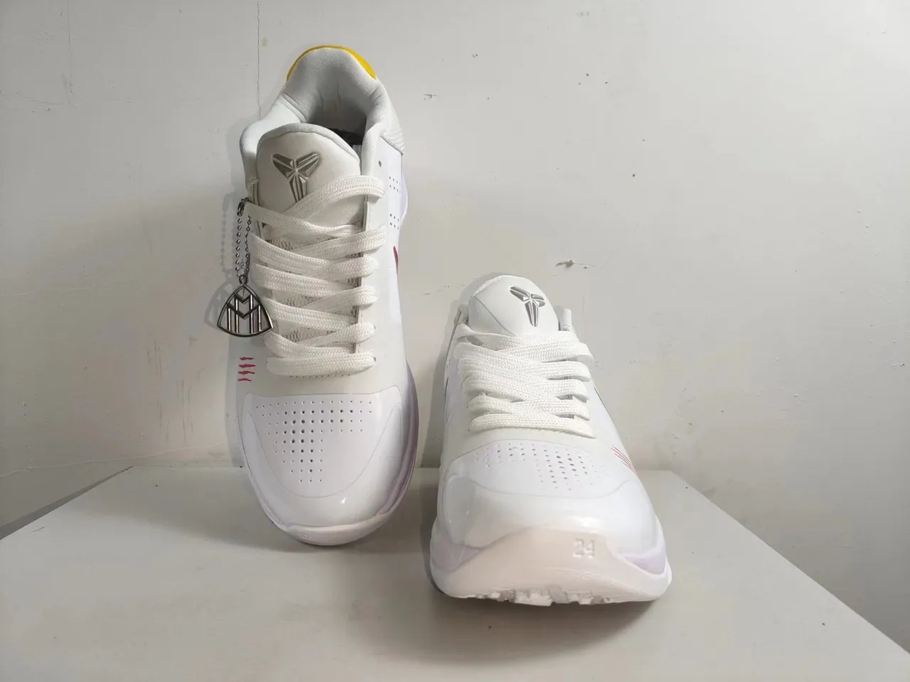 Nike Zoom Kobe V White Black Red Basketball Shoes 4