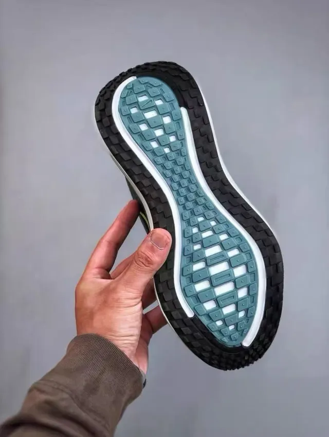 Nike ZoomX Invincible Run Running Shoes 8