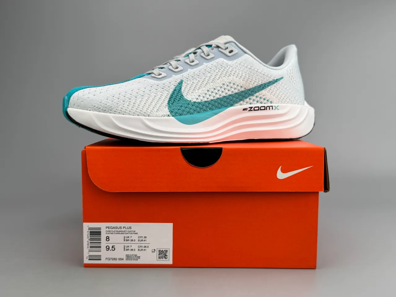 Nike ZoomX White Blue Knit Upper Sculpted Midsole Running Shoes 4