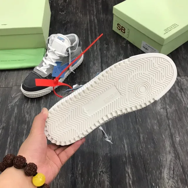Off-White Tênis Lifestyle Cinza Preto de Alto com Painel de Camurça 2