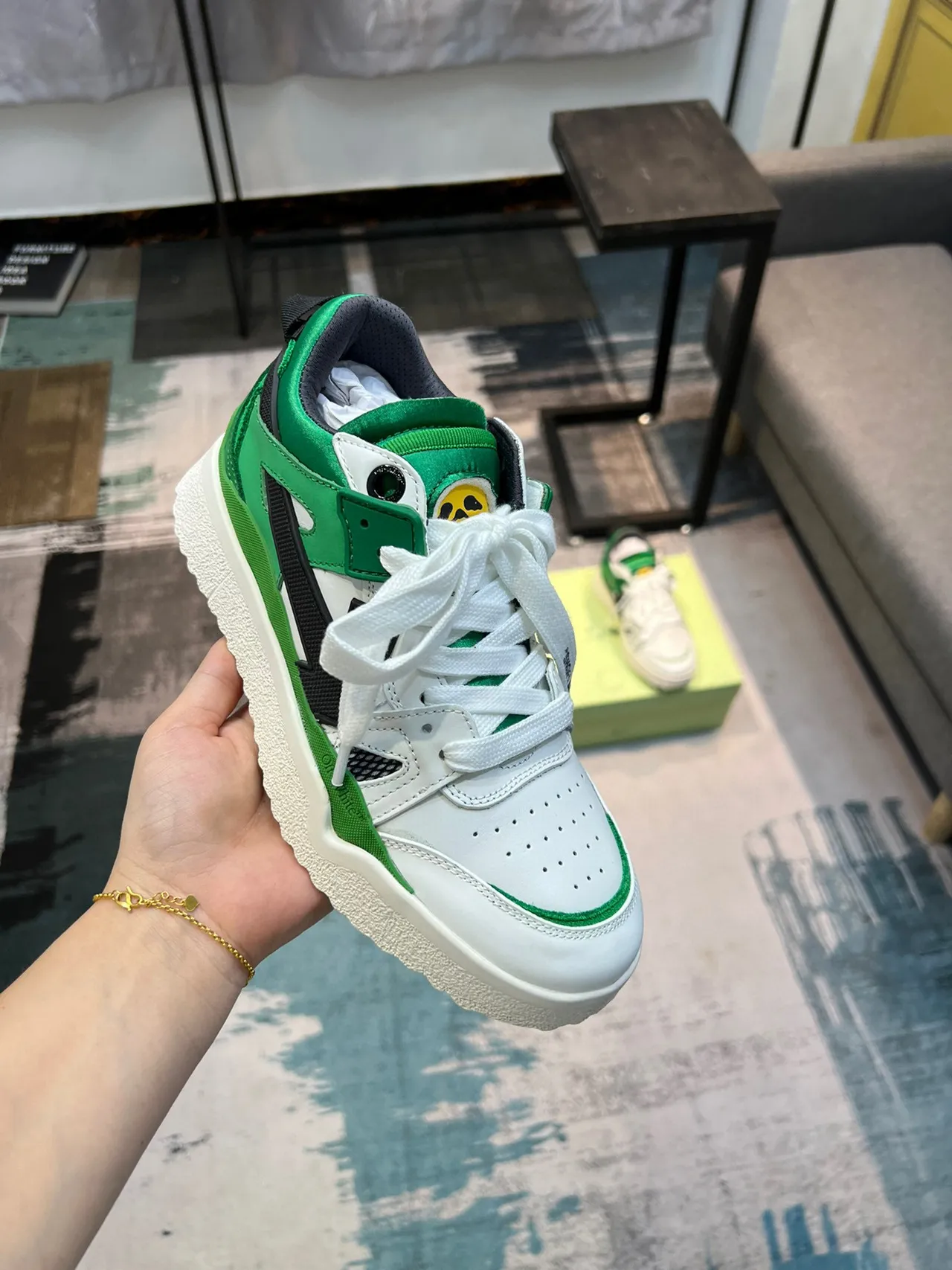 Off-White Tênis Lifestyle Verde Low-Top com Upper de Material Misto 6