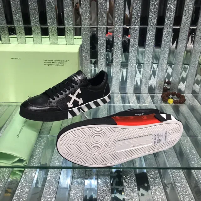 Off-White Industrial Low حذاء رياضي أسود جلد علوي أسلوب حياة 2