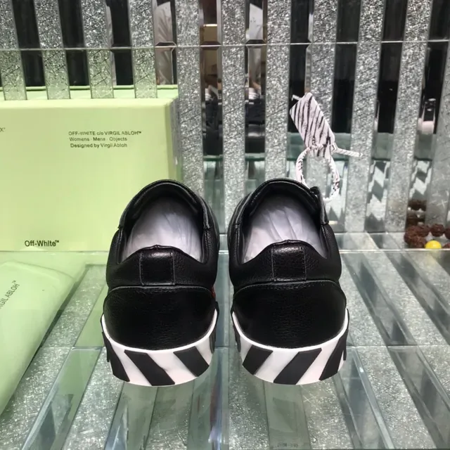 Off-White Industrial Low حذاء رياضي أسود جلد علوي أسلوب حياة 3