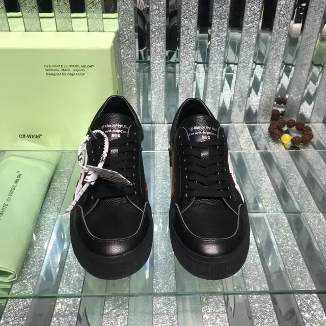 Off-White Industrial Low حذاء رياضي أسود جلد علوي أسلوب حياة 4