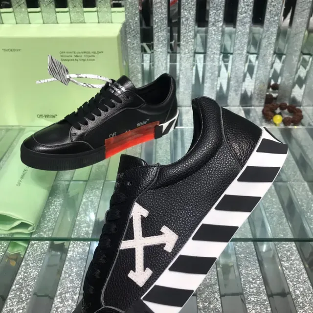 Off-White Industrial Low حذاء رياضي أسود جلد علوي أسلوب حياة 5