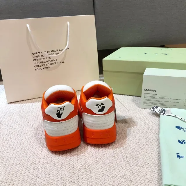 Off-White Sneakers Lifestyle Orange Low-Top Toebox Perforé 2