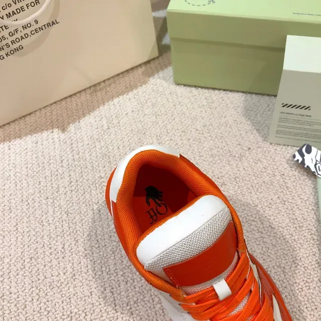 Off-White Sneakers Lifestyle Orange Low-Top Toebox Perforé 4