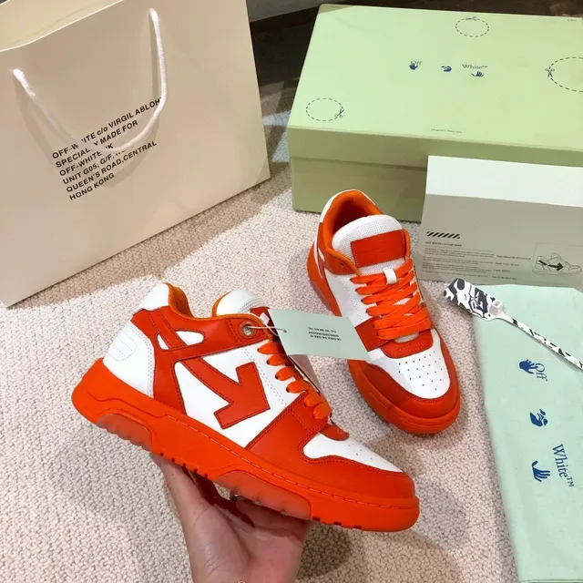 Off-White Sneakers Lifestyle Orange Low-Top Toebox Perforé 6