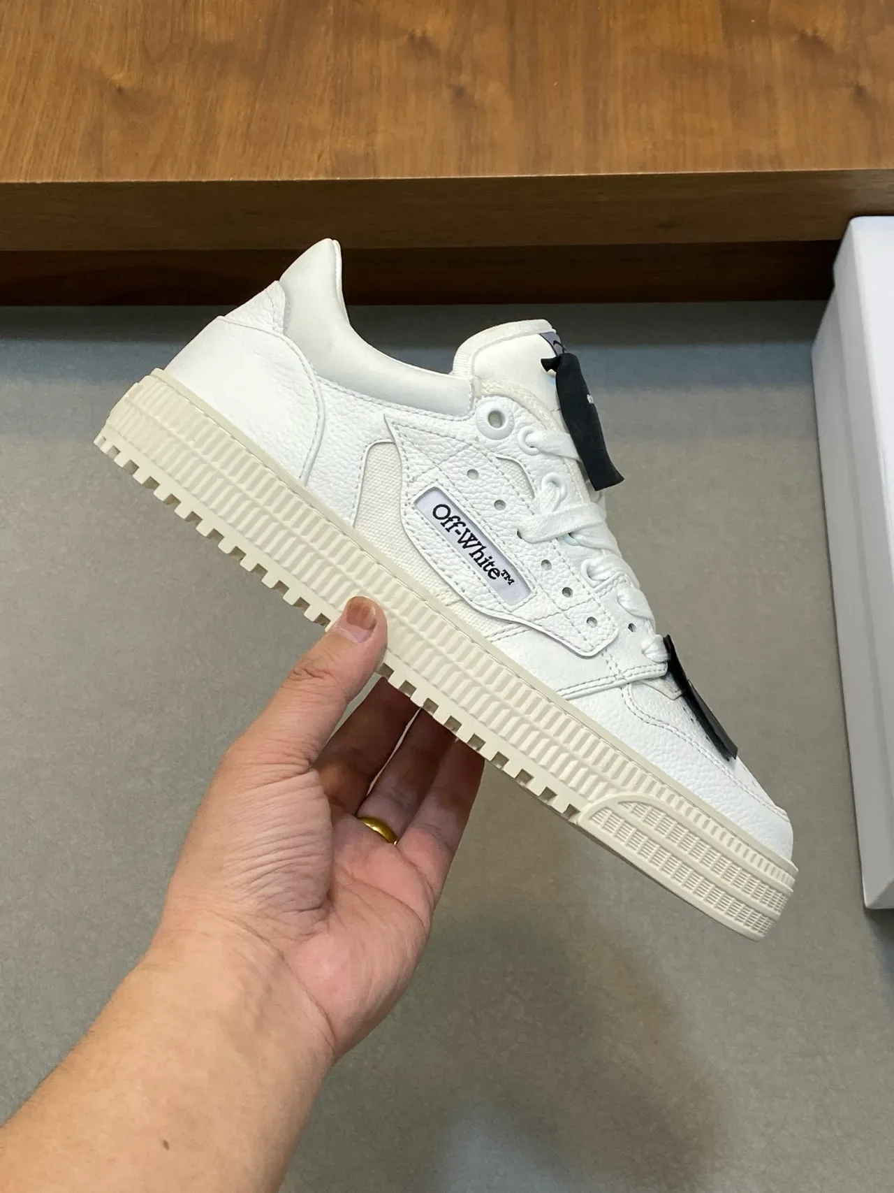 Off-White The Ten Tênis Lifestyle Preto Detalhe de Cinto Industrial Couro Perfurado Superior 5