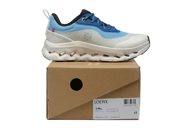 On Sneakers Lifestyle à tige mesh-and-synthetic upper bleu gris sculpted pod midsole 2