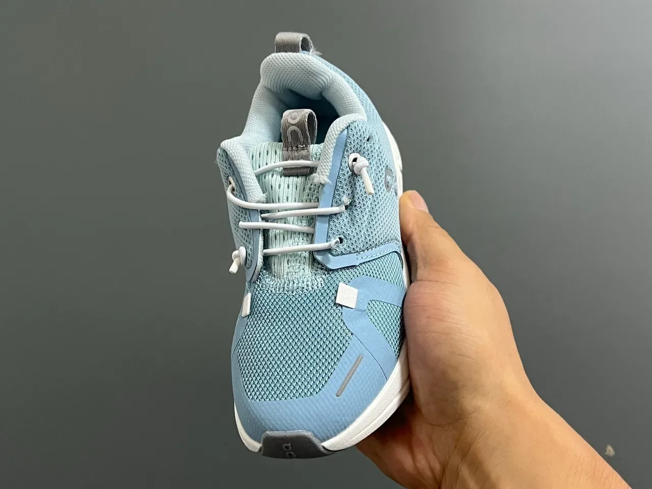 On Blue White Low-Top Mesh Upper Lifestyle Sneakers 13