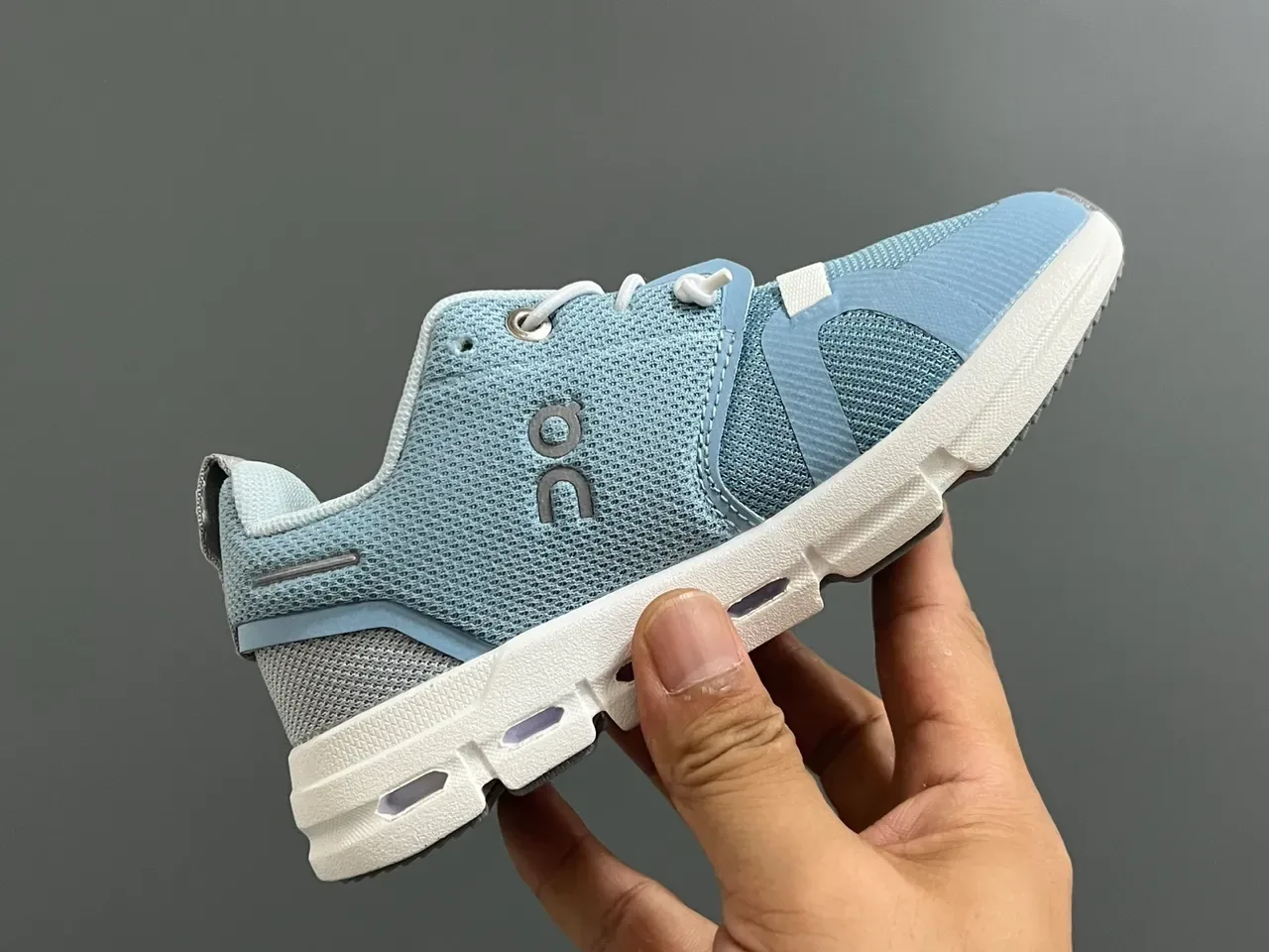 On Blue White Low-Top Mesh Upper Lifestyle Sneakers 17