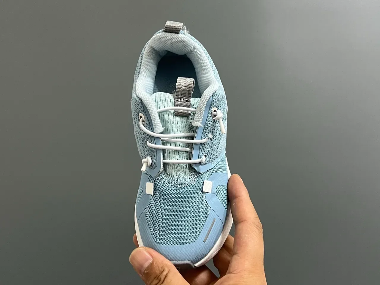 On Blue White Low-Top Mesh Upper Lifestyle Sneakers 18