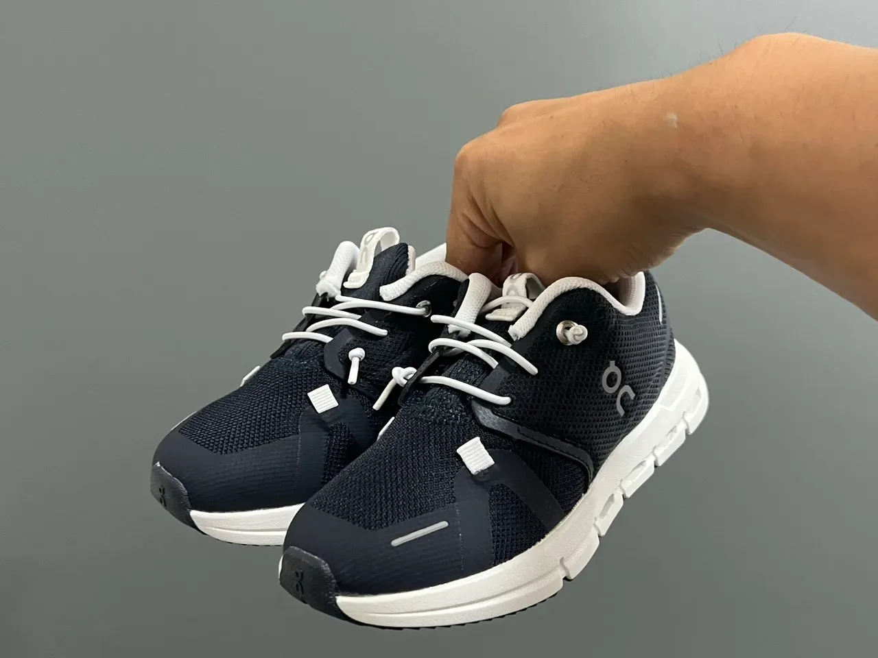 On Blue White Low-Top Mesh Upper Lifestyle Sneakers 22