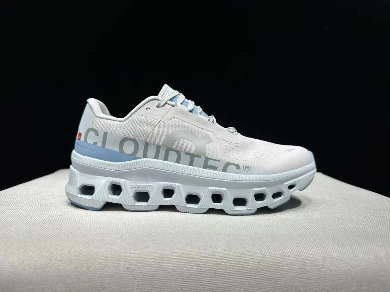 On Cloudmonster Tênis de corrida Cinza claro e Azul pálido 10