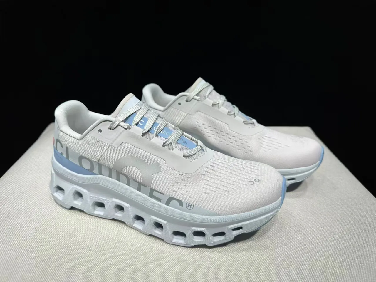 On Cloudmonster Tênis de corrida Cinza claro e Azul pálido 11