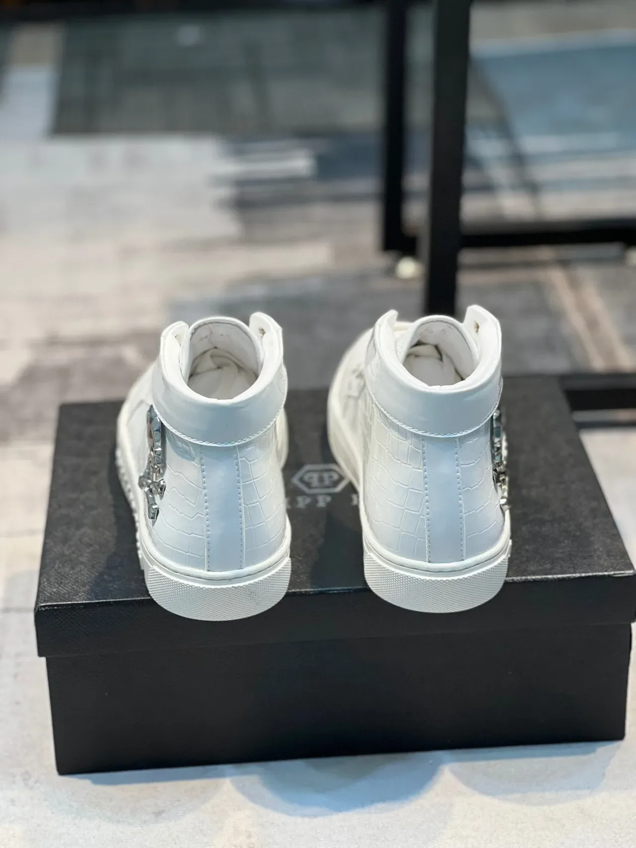 Philipp Plein High-Top Lifestyle Sneaker White Silver Glossy Patent Toe Lifestyle Sneakers 2